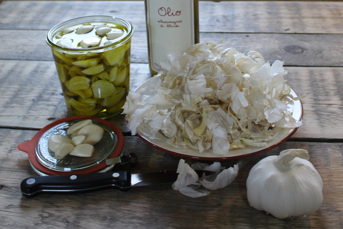 Preserving Garlic for quick and easy&nbsp;use